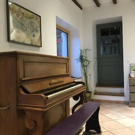 Grande Ferme Avec Piscine Holiday home Saint-Medard-en-Forez